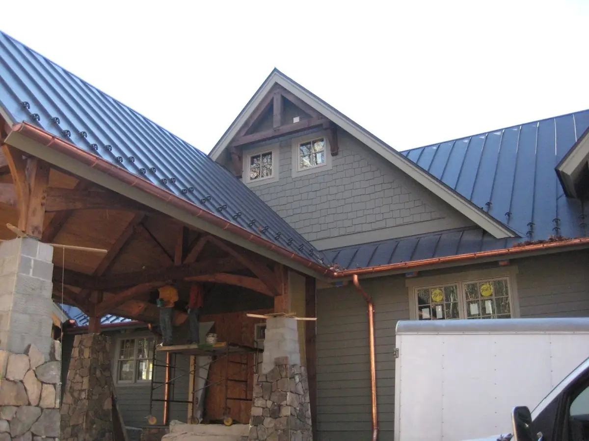 Craftsman Roofing team delivering quality roofing work in Lloyd